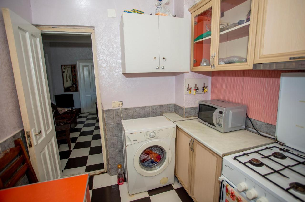 Hostel California باتومي المظهر الخارجي الصورة